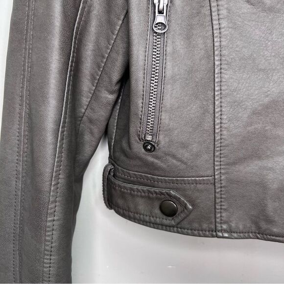 𝅺TCEC Grey Faux Leather Cropped Moto Jacket Size Large - Picture 3 of 16